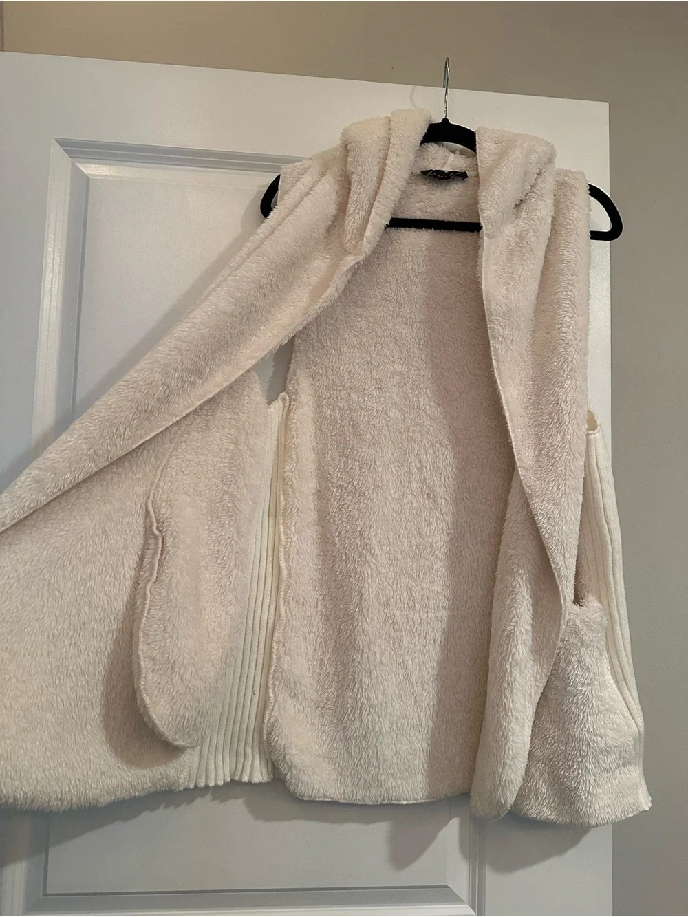 Love Tree Large Faux Fur Cream Hooded Vest